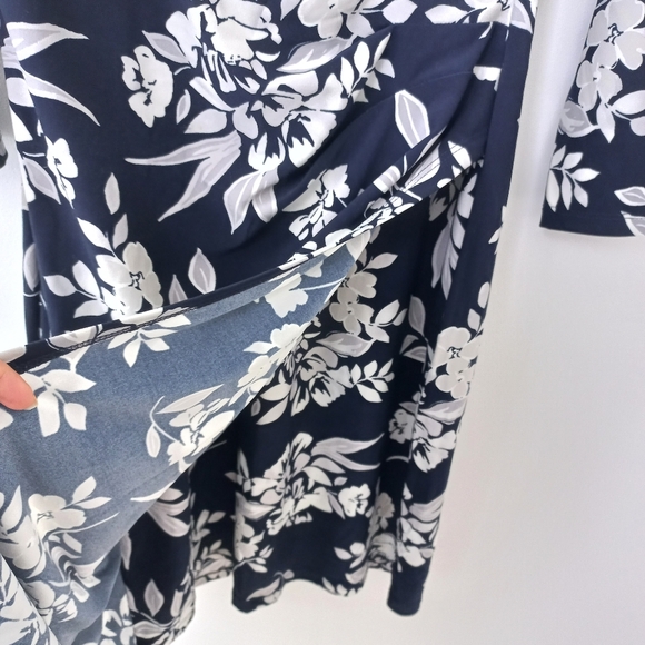 Lauren Ralph Lauren Floral Navy/White Faux Wrap Bell Sleeve Dress Size 6 US - Picture 8 of 16